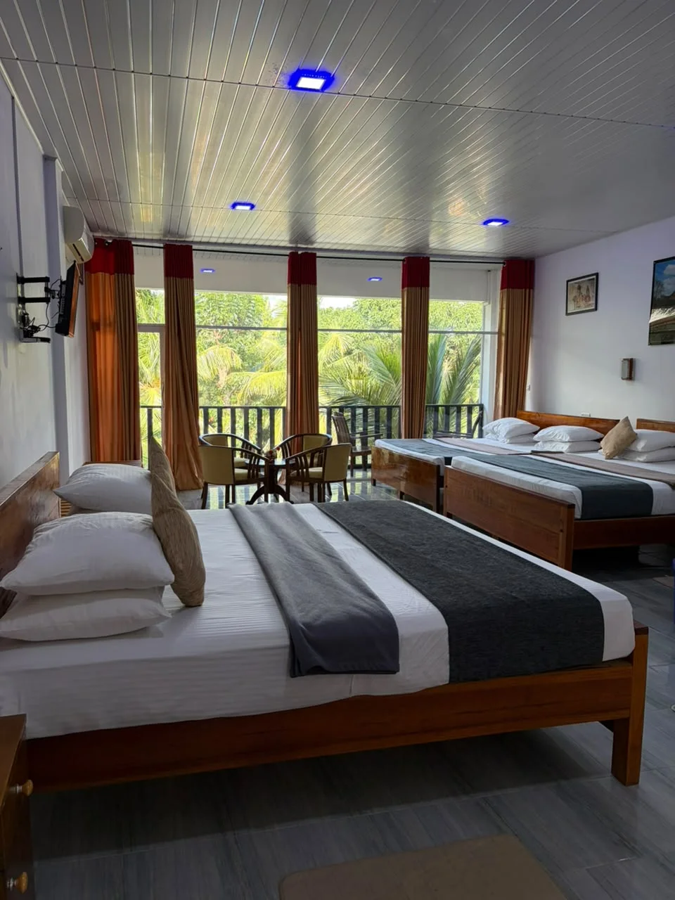 The Deluxe Family Suite